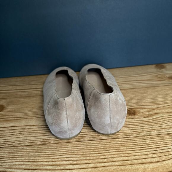 Eileen Fisher Tan Flats - Picture 6 of 9